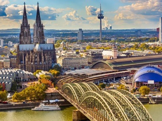 Cologne Cathedral skyline at dusk